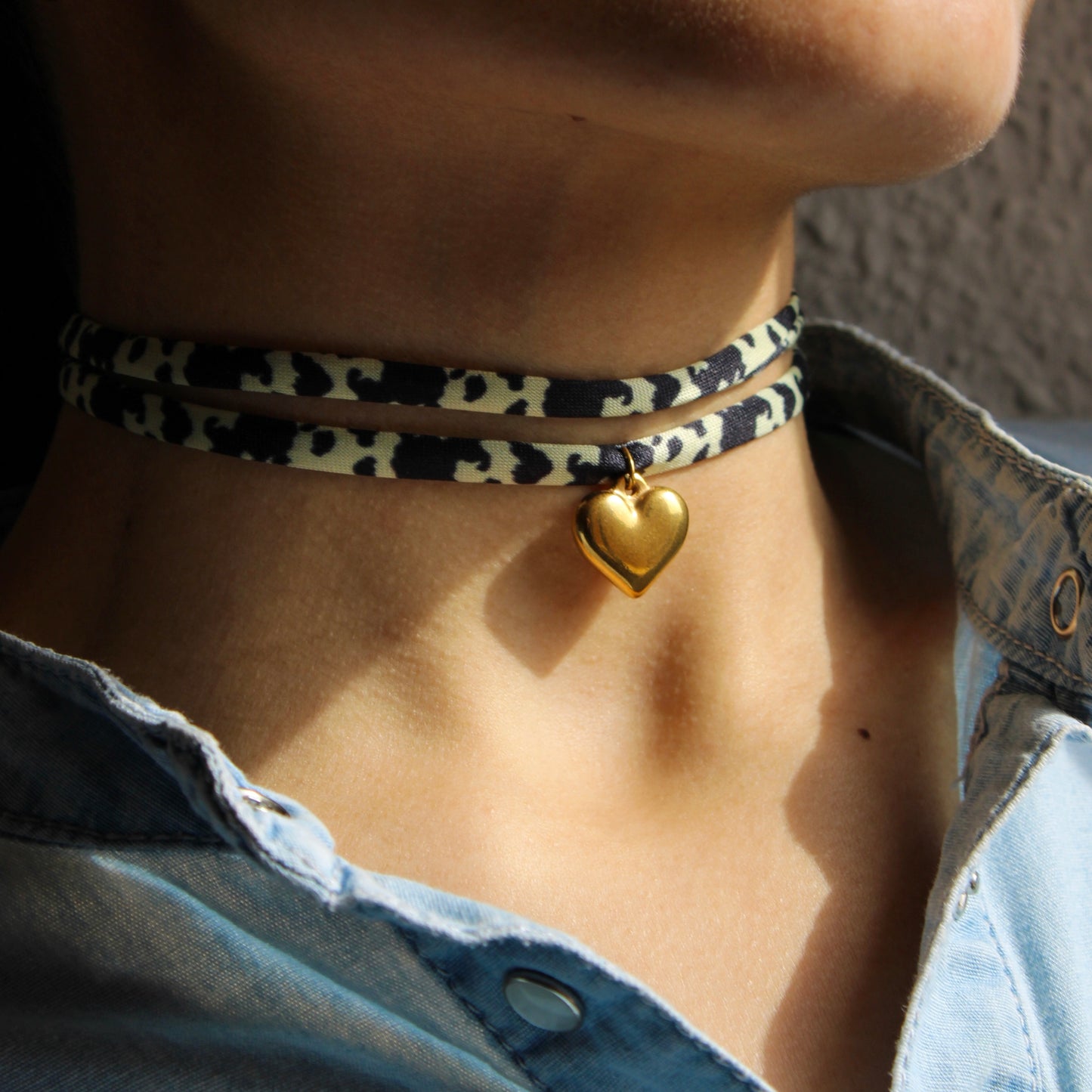 Collar cow